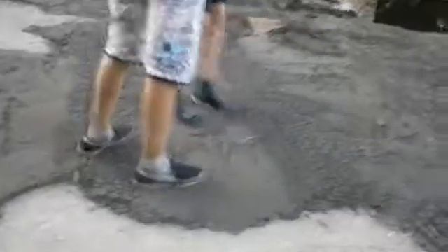 Можно ли разбить кулаком стекло смотреть онлайн