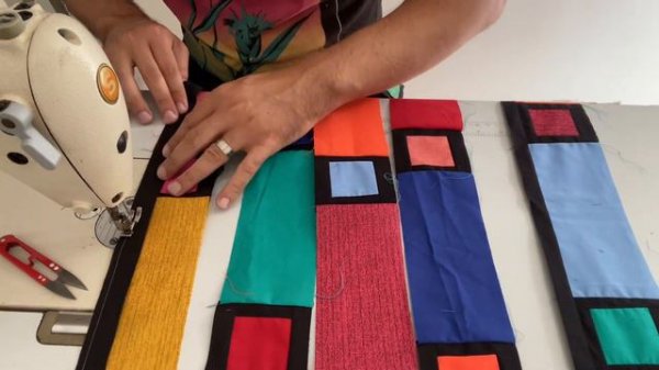 Venha aprender fazer esse lindo tapete, reaproveitando retalhos. Super fácil fazer #diy
