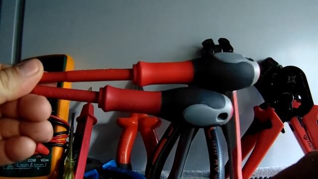 Бомж-инструмент для электромонтажа смотреть онлайн