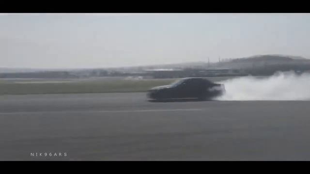 BMW M5 E60 525  Жестко наваливают