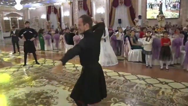 ПЕРВАЯ Встреча Молодожен на Турецкой Свадьбе! ❤️ смотреть онлайн