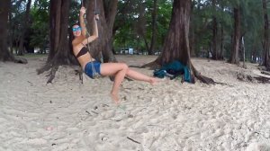 Пляж Май Као с самолетами. Кормим обитателей пляжа. Тайланд. Пхукет. Mai Khao beach Phuket