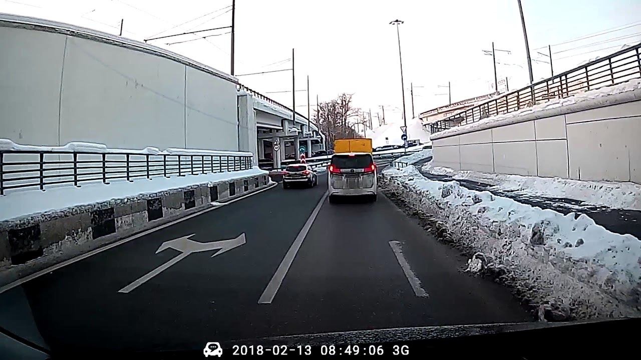 Видеорегистратор в зеркале AVS0333DVR | условия записи: встроенная камера, город, раннее утро смотреть онлайн