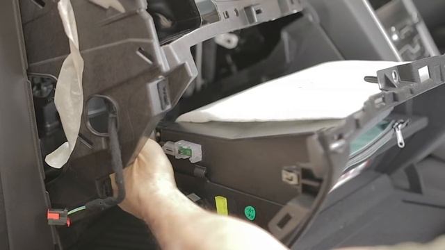 Mk5 Ford Mondeo Cabin/Pollen Filter Replacement смотреть онлайн