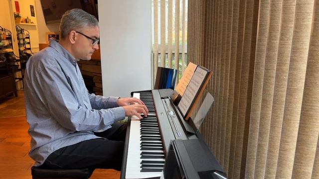 Miguel Manzano - Decadent Sentimental Song смотреть онлайн