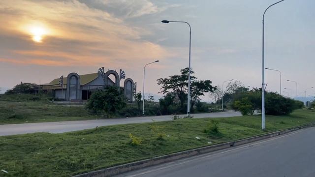 Из Таиланда в Лаос | Пересечение границы смотреть онлайн