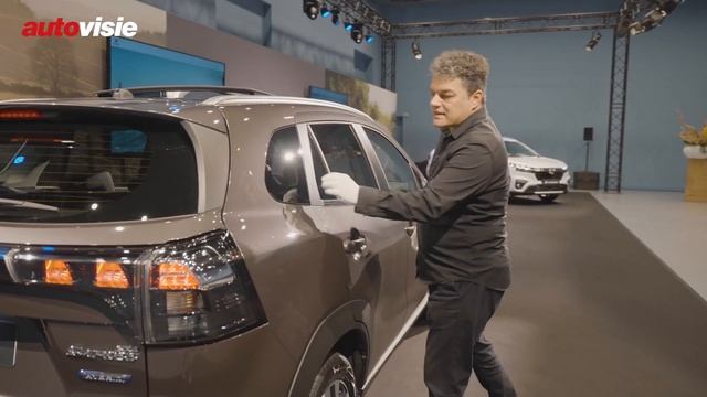 Dit moet je (niet) weten over de Suzuki S-Cross (2022) | 4K смотреть онлайн