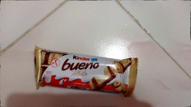 KINDER Bueno | White | Wafer Chocolates.