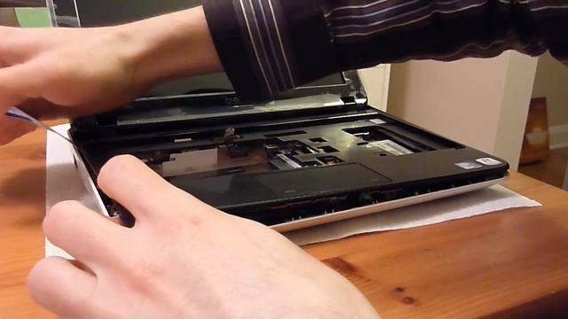 How to upgrade and dismantle Dell Mini 1012 смотреть онлайн