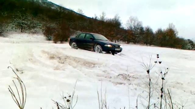 AUDI A4 2.6 V6 Quattro System On Snow смотреть онлайн