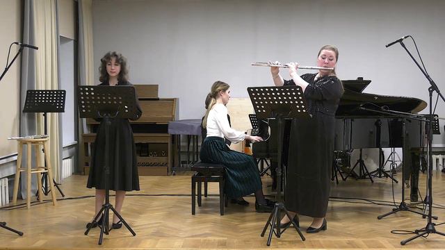 H. Beeftink "Fireflies" for trio S. Chechik (piccolo), E. Isaeva (flute), E. Kudoya (piano) смотреть онлайн