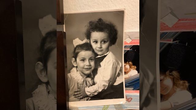 Маленькие Белла и Рубен читают стихи смотреть онлайн