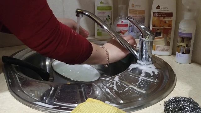 Мини эксперемент с чистящими средствами для посуды. смотреть онлайн