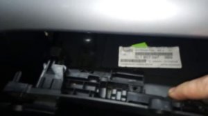 Разбор перчаточного ящика Шкода Йети