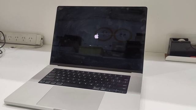 MacBook Pro 16-inch A2485 not booting to MacOS | Repair смотреть онлайн
