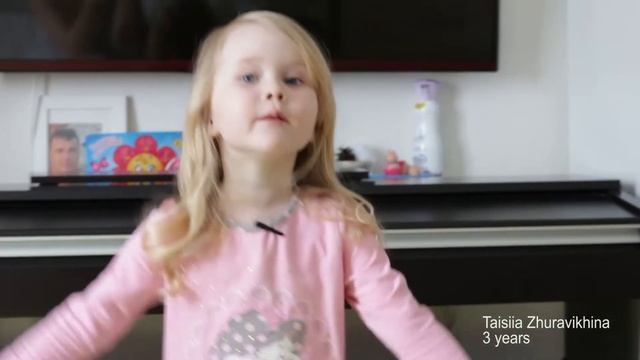 Девочка 3 года читает стихотворение "Мама спит, она устала"(Таисия Журавихина) смотреть онлайн