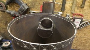 Удивительная дровяная печь  из старого газового баллона!