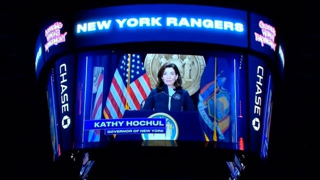 Governor Hochul booed at Rangers game смотреть онлайн