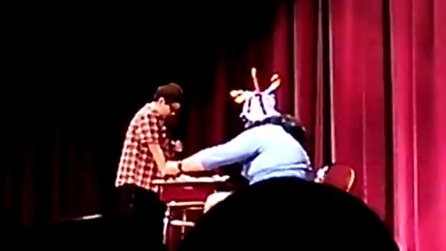 Maxxwell's dead parrot sketch смотреть онлайн