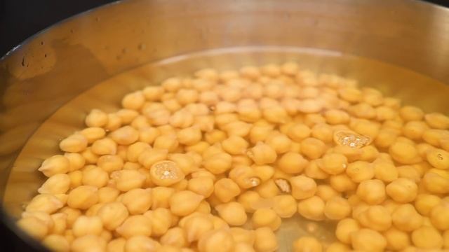 Chana masala — Indian-style chickpeas in spicy gravy смотреть онлайн