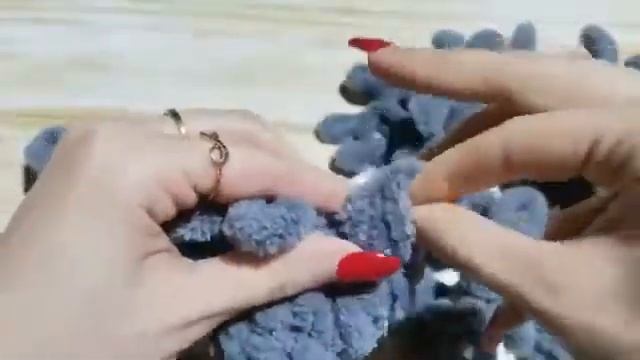 вяжем руками шляпу для тыквы Alize Puffy смотреть онлайн