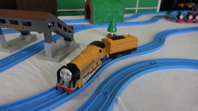 Thomas The Train TOMY Trackmaster Races