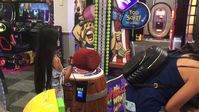 ? Whack N Win Carnival Arcade Game ? Chuck E Cheese смотреть онлайн