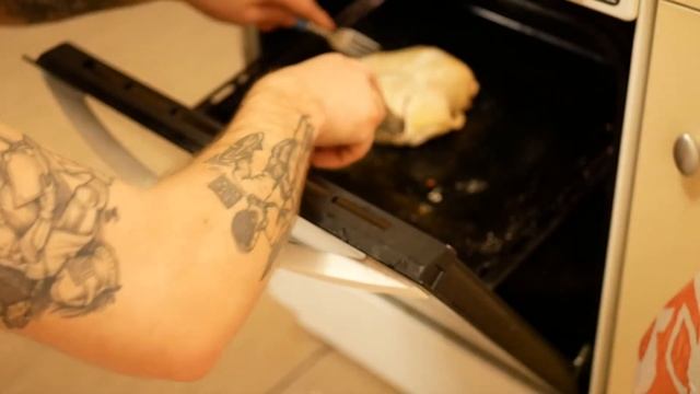 Рецепт куриной грудки по-мужски в духовке. Готовим вкусно и быстро. смотреть онлайн