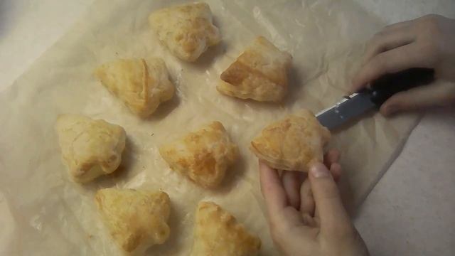 Новогодняя закуска из слоеного теста смотреть онлайн
