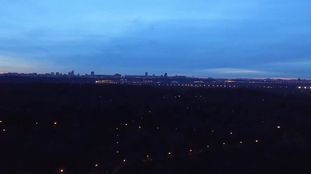 Прекрасный вид с воздуха из Филевского парка на Moscowcity. смотреть онлайн