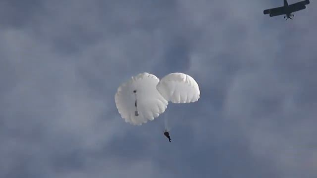 Мой первый прыжок с парашютом Д-6 смотреть онлайн