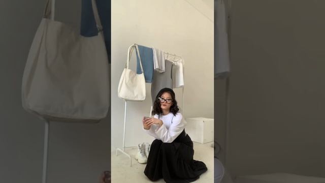 Одежда из Южной Кореи в Казахстане. Как стилизовать оверсайз лонгсливы? #корея #koreanstyle смотреть онлайн