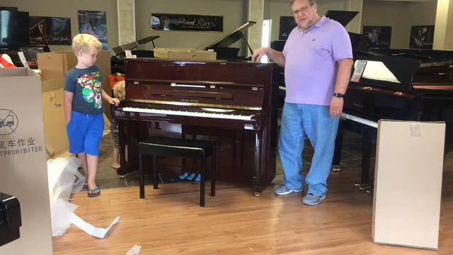 Pearl River Upright Unpack at Little Rock Piano смотреть онлайн