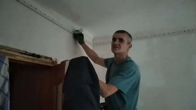 Когда попал в проводку при монтаже натяжного потолка смотреть онлайн