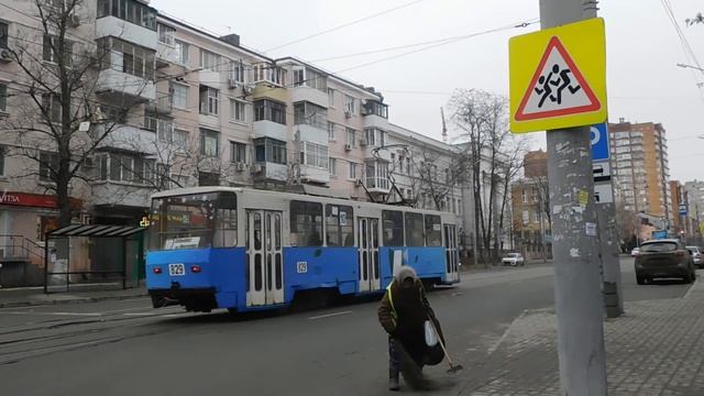 Трамвай ростовский на М.Горького / Будённовском. янв 23г смотреть онлайн