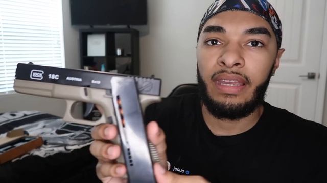 Unboxing Glock! ? *Shell Ejector GUN* смотреть онлайн