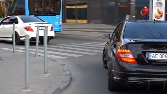 C63 AMG! Как BMWист и SUBARист Mercedes тестировали... смотреть онлайн