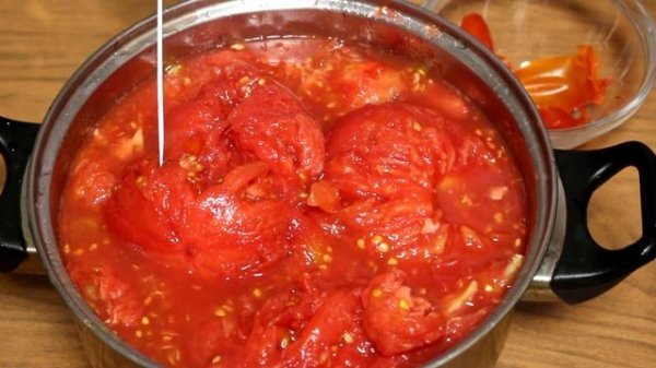 Помидоры в томатном соке - вкусная заготовка на зиму. Tomatoes in tomato juice