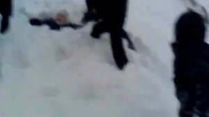 Был пацан и нет пацана(прыгнул с обрыва в снег)