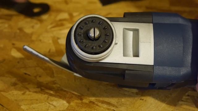 Bosch Multi-X MX30E Oscillating Multitool Review смотреть онлайн