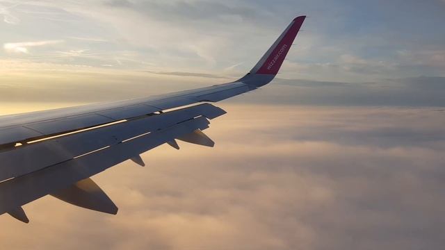 Wizz Air Landing in London Luton Airport (LTN) from Budapest Airport (BUD) HA-LTD 100th Livery смотреть онлайн