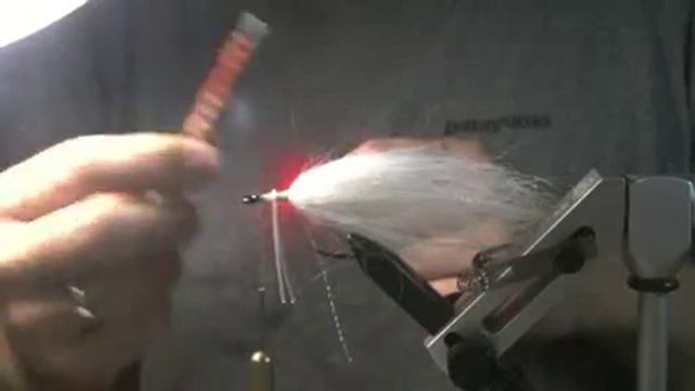 Tying a Pike streamer Red head смотреть онлайн