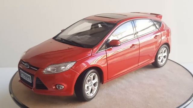 1:18 Paudi Ford Focus 2012 Diecast Model смотреть онлайн