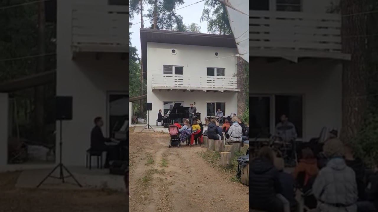 Cigar-Hall смотреть онлайн