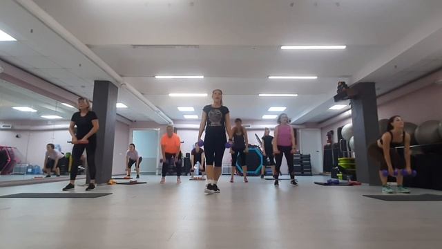 ФУНКЦИОНАЛЬНЫЙ ТРЕНИНГ ЦЕЛАЯ ТРЕНИРОВКА / FUNCTIONAL TRAINING / ГРУППОВАЯ ТРЕНИРОВКА смотреть онлайн