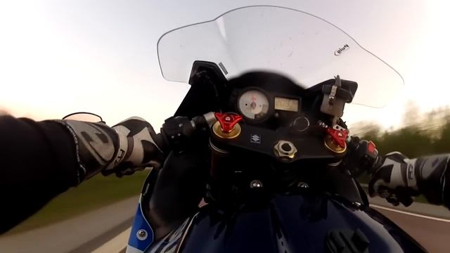 GSX-R 1000 K3 Wheelie смотреть онлайн