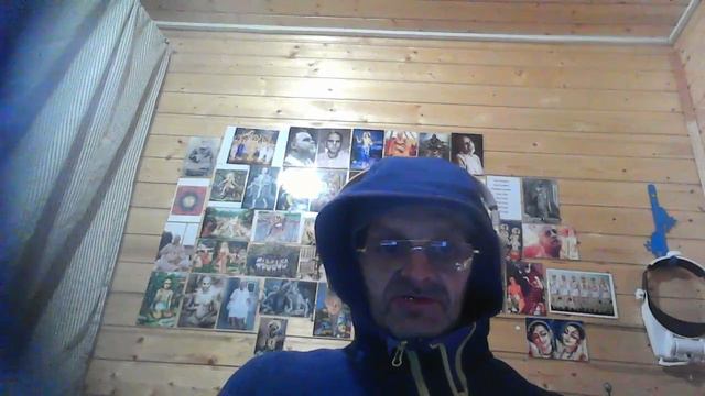 Так Господь, будучи очень довольным отречением Рагхунатхи, даровал ему Свою милость смотреть онлайн