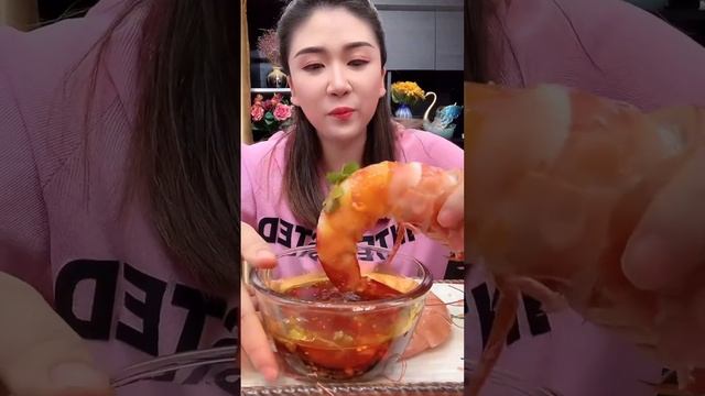 【大食い 】超激辛の生タコ 、中華料理はユニクですね！日本人なら出来ないな。。。！シーフドチャレンジ 、パート กุ้งลายเสือ กุ้งล็อบสเตอร์ ผัดต้มแบบชาวประม смотреть онлайн