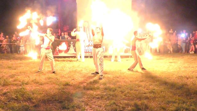 Фаєр шоу на День Незалежності в м. Апостолове смотреть онлайн