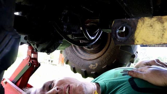 John Deere 400 Full Service And Hydraulic Pump Disassembly PT1 смотреть онлайн